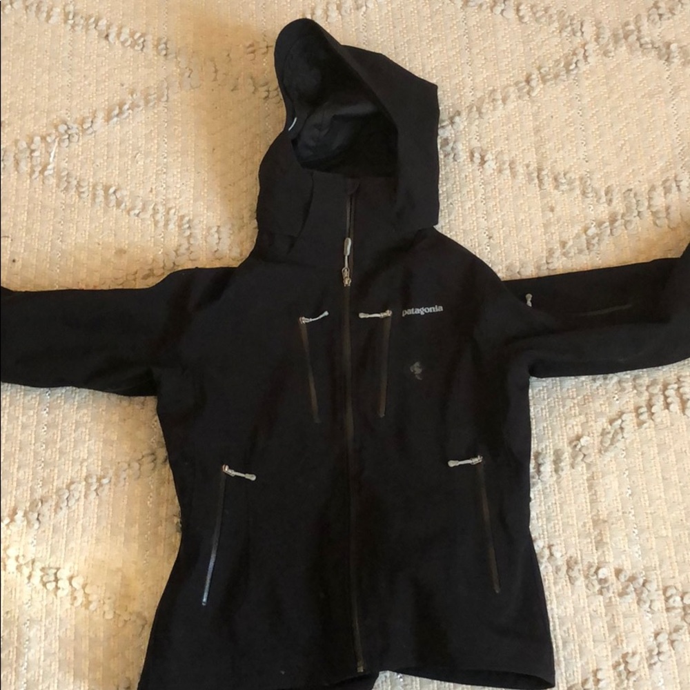 Black Patagonia ski jacket
